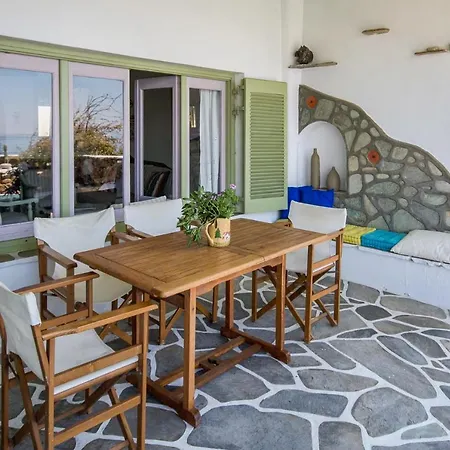 Beachfront House In Mykonos トゥルロス