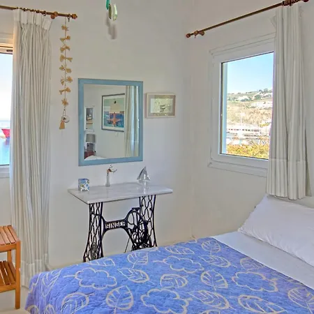 Beachfront House In Mykonos トゥルロス
